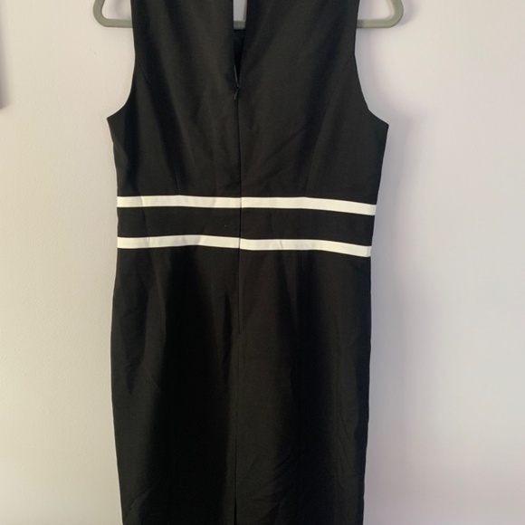 Black dress - Picture 3 of 6